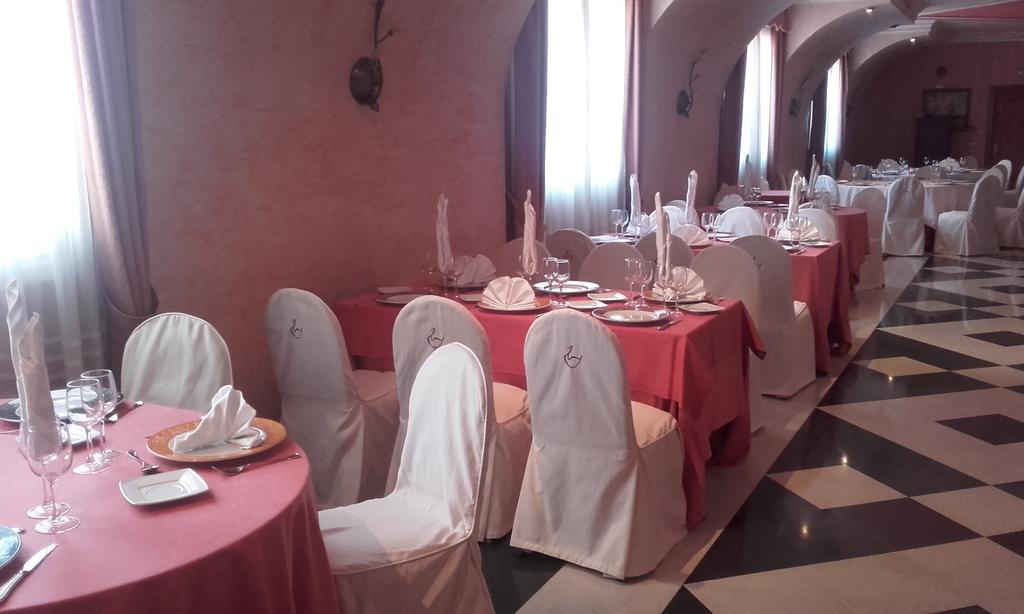 Hotel El Cisne Zaragoza Dış mekan fotoğraf